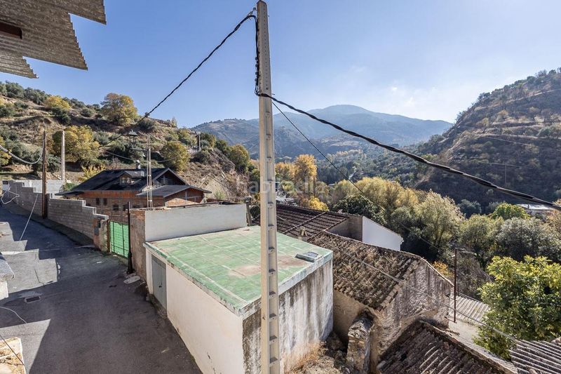 Foto a77a4aed-2fb4-4bda-a078-dd3168f2a35a. Casa amb aparcament a Monachil pueblo Monachil