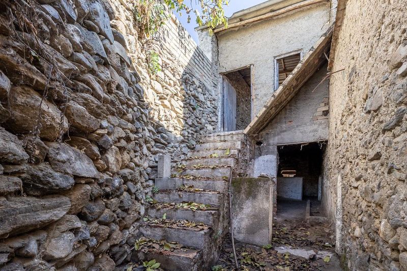 Foto d2235c56-3fa0-48c2-88aa-ad337e91887c. Casa amb aparcament a Monachil pueblo Monachil