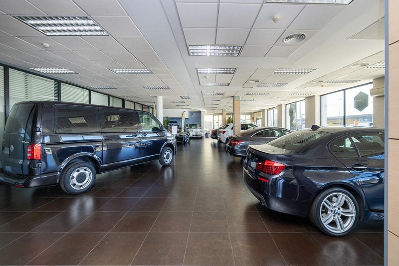 Foto 724366eb-033e-4df8-aa71-573af088a92c. Edificio in Peligros