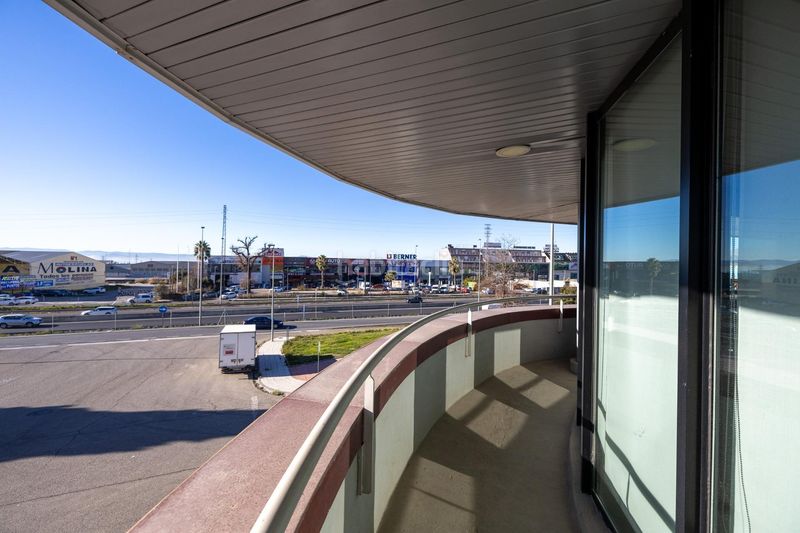 Foto a83c3665-b796-4b3f-b6a2-7fdc27b4f88a. Edificio in Peligros