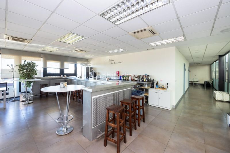 Foto bd432fb0-df27-4762-aedb-c6b40614ae11. Edificio in Peligros