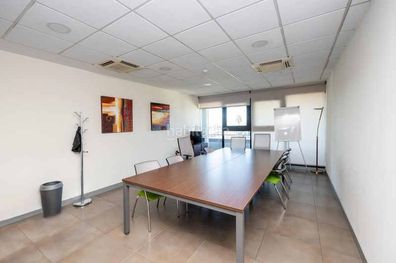 Foto c2e02266-3f19-491d-8e20-cb0ecfdbb55b. Edificio in Peligros