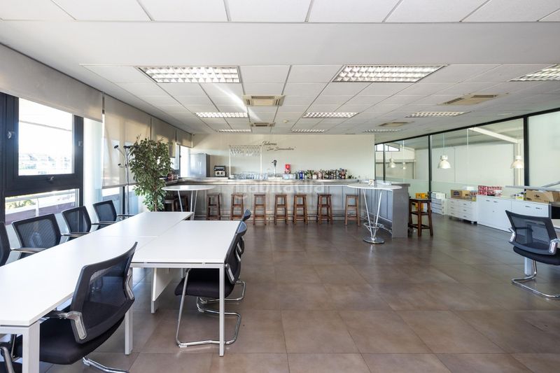 Foto e5337ced-5a08-4219-b426-2dbe393d3d55. Edificio in Peligros