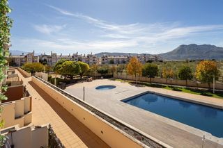 Pis  Calle calle julio cortázar 13. Magnífico piso en urbanización privada con piscinas, 2 plazas de