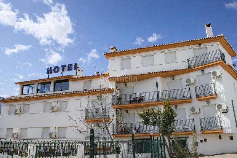 Foto affa8401-7448-4ace-903d-b6264b273e54. Edifici a Güéjar Sierra