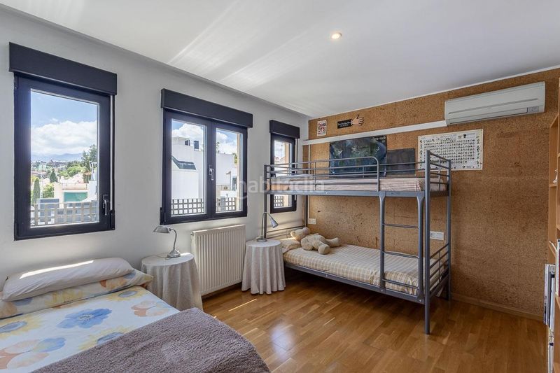 Foto fb7d499c-84bc-450b-82c9-0e03454997c5. Casa amb aparcament a Bola de Oro Granada