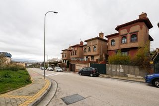 Chalet  Avenida luis javier 173. Chalet independiente en jun