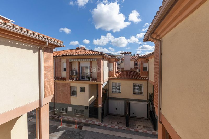 Foto 19af9a84-da51-4188-9803-83c31026300f. Casa adossada amb calefacció aparcament a Cájar