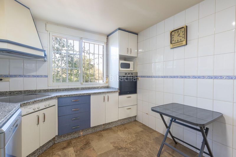 Foto f4cd8ea4-8240-4877-82b9-6fba7bffc718. Casa adossada amb calefacció aparcament a Cájar