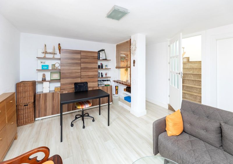Foto 5a7100fc-8b9d-4551-8fa9-22e47f70d38d. Casa aparellada amb aparcament a Jun