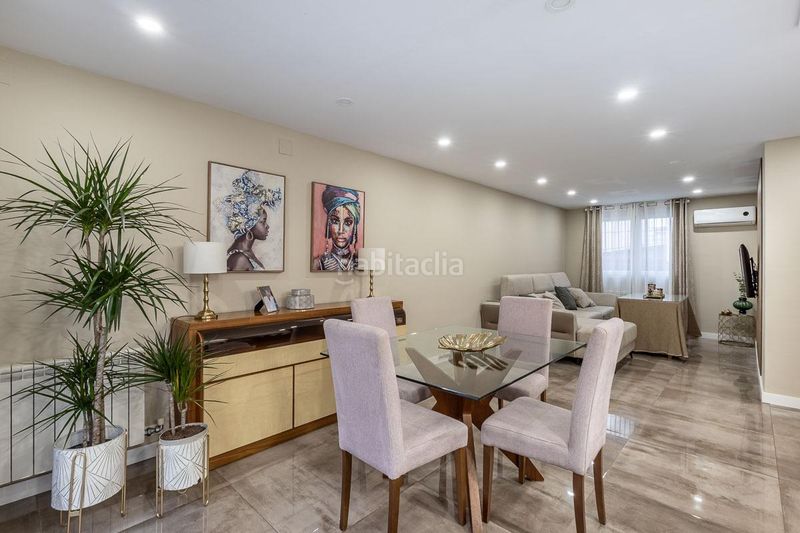 Foto ac568c61-107d-4d74-b69b-9e4540f53afa. Casa adossada amb aparcament a Atarfe