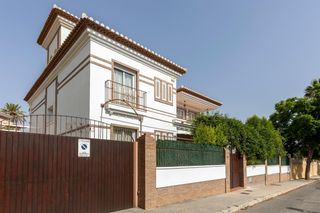 Chalet à Motril  ciudad. Gran casa en motril