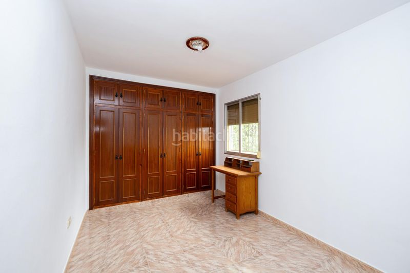 Foto 40a82b3b-2217-48f8-94c5-63aece59bda4. Xalet amb aparcament a Dílar
