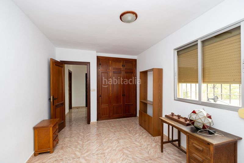 Foto fec77200-9b35-4557-ad23-ededf8aab9f8. Xalet amb aparcament a Dílar