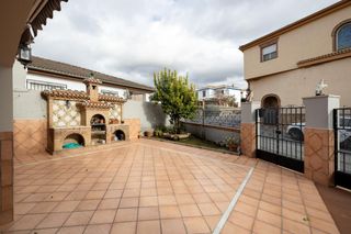 Casa aparellada a La Zubia Ciudad