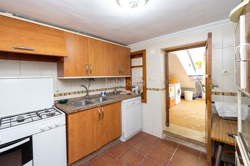 Foto 4b17d5d3-1d60-4683-b7cb-bd2ce6cf5bf6. Casa aparellada a Lanjarón