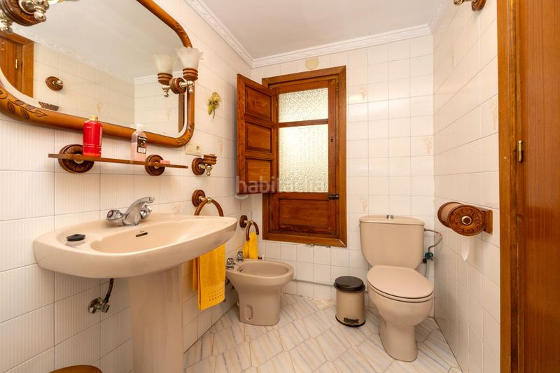 Foto ac986309-6a8f-4bb0-a671-62db2331374d. Casa aparellada a Lanjarón