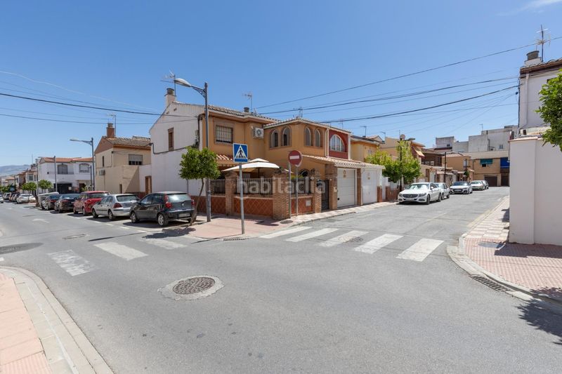 Foto 4f54cbc4-acac-4b76-b7ee-1d407ad68e0b. Casa adossada amb calefacció aparcament a Avda. De los Ogíjares Armilla