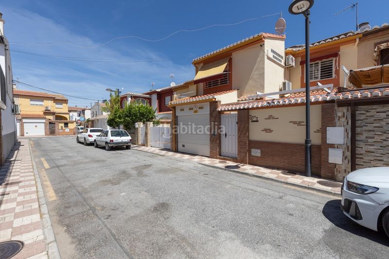 Foto 8b596e90-a9b3-407d-8d3c-743f4b0991e8. Casa adossada amb calefacció aparcament a Avda. De los Ogíjares Armilla