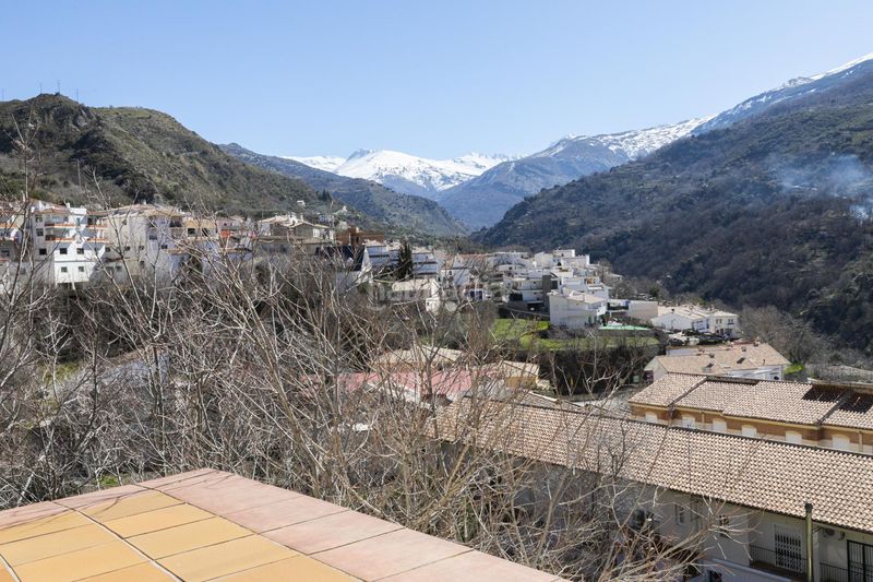 Foto 93037d8c-1be5-4ab9-9e65-41399f7b8256. Edifici a Güéjar Sierra