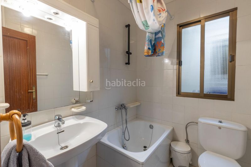 Foto 33cc1a0a-40db-4ca1-b9c8-e47ed979a669. Chalet en urbanizacion de los cerezos 31 chalet independiente en venta en urbanización los cerezos en Gójar