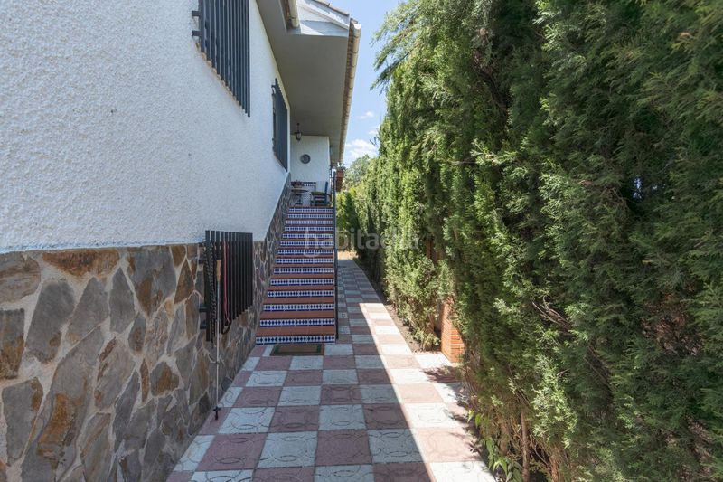 Foto e09b7fd4-5690-4014-8693-e0e2de94a10b. Chalet en urbanizacion de los cerezos 31 chalet independiente en venta en urbanización los cerezos en Gójar