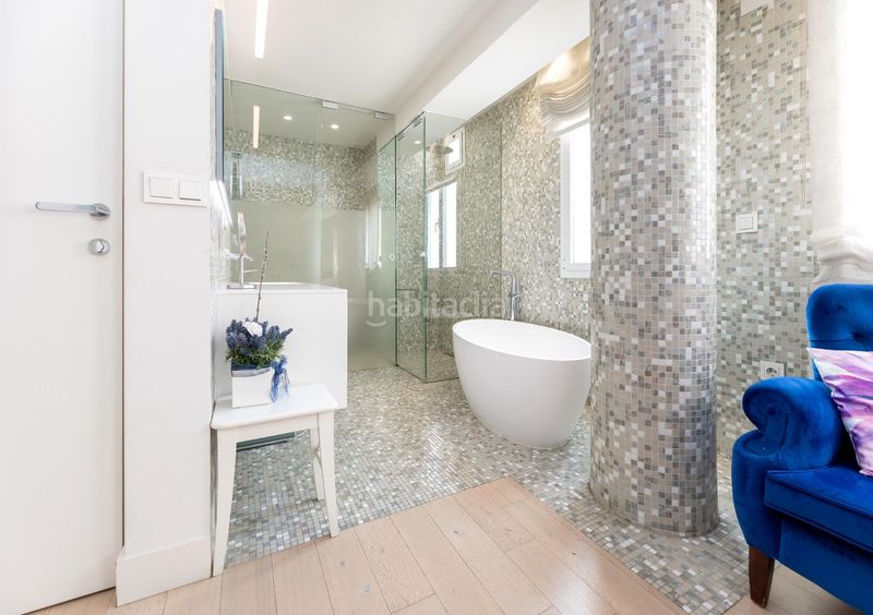 Foto 1109f1e3-becf-4de8-8922-325c66d296e9. Piso exclusiva vivienda con vistas al palacio de los patos, junto recogidas, 4 dormitorios 3 baños en Granada