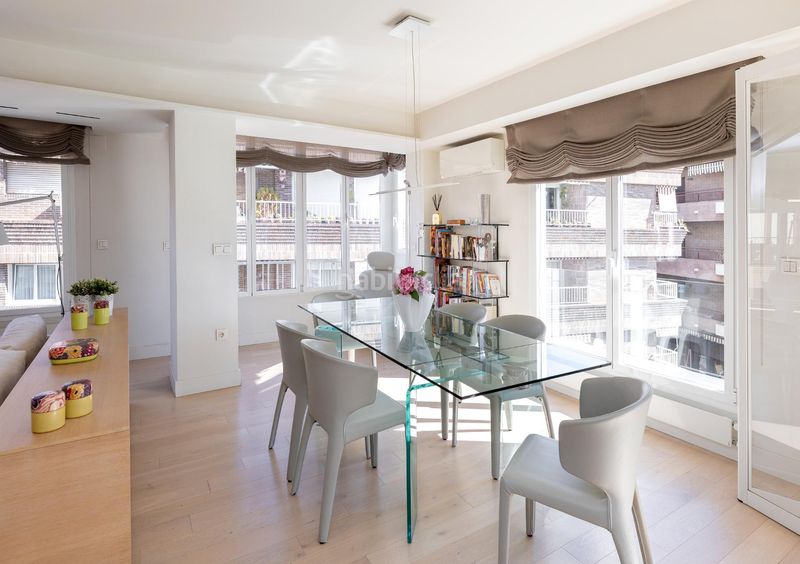Foto 56a6f3b7-c2d5-411e-86be-e3977a9059e9. Piso exclusiva vivienda con vistas al palacio de los patos, junto recogidas, 4 dormitorios 3 baños en Granada