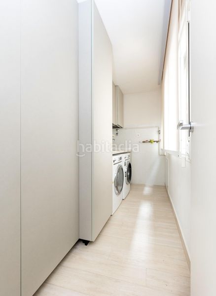 Foto 5f11e55e-d29b-451a-8de3-3a7dae0fc7c3. Piso exclusiva vivienda con vistas al palacio de los patos, junto recogidas, 4 dormitorios 3 baños en Granada