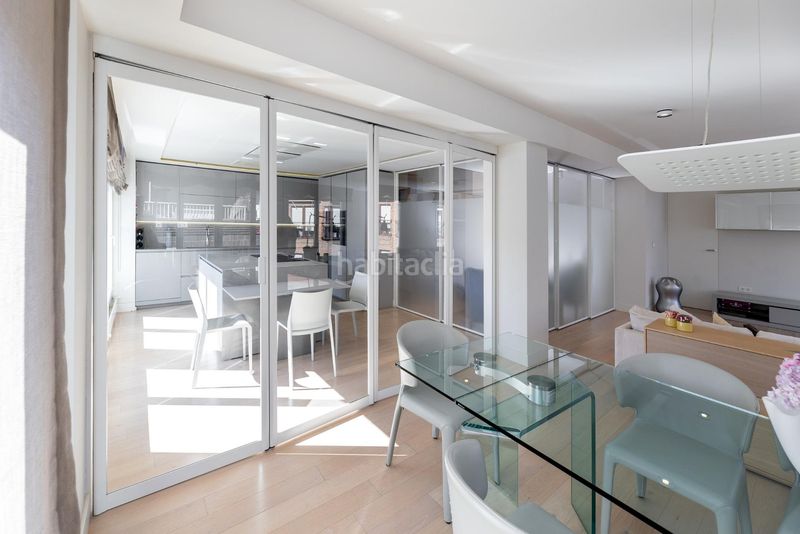 Foto 69afdc34-6a54-458d-a333-c3e88c17b740. Piso exclusiva vivienda con vistas al palacio de los patos, junto recogidas, 4 dormitorios 3 baños en Granada