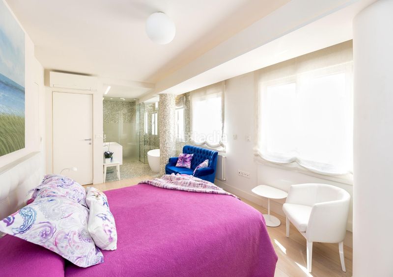 Foto 75ef702a-e96e-4d58-9f00-236fde0db556. Piso exclusiva vivienda con vistas al palacio de los patos, junto recogidas, 4 dormitorios 3 baños en Granada