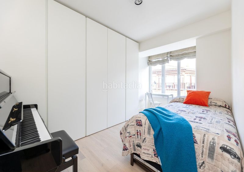 Foto 8eca4d5a-c2dd-48a1-9cd5-40b196f52035. Piso exclusiva vivienda con vistas al palacio de los patos, junto recogidas, 4 dormitorios 3 baños en Granada