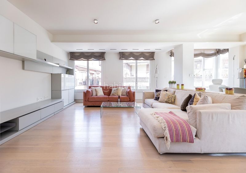 Foto afa26575-7b1e-4d5b-a32e-49dc27bf2915. Piso exclusiva vivienda con vistas al palacio de los patos, junto recogidas, 4 dormitorios 3 baños en Granada