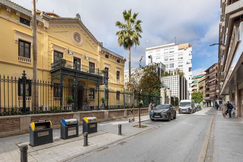 Foto c2f2bc7a-d13b-4502-a672-219b12d4974d. Piso exclusiva vivienda con vistas al palacio de los patos, junto recogidas, 4 dormitorios 3 baños en Granada