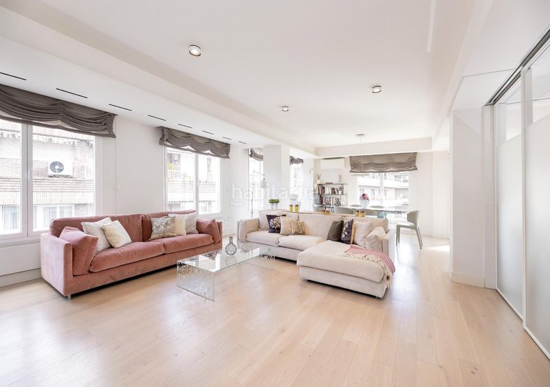 Foto c6c2cf45-073b-47dc-8c65-afc4ea0796e3. Piso exclusiva vivienda con vistas al palacio de los patos, junto recogidas, 4 dormitorios 3 baños en Granada