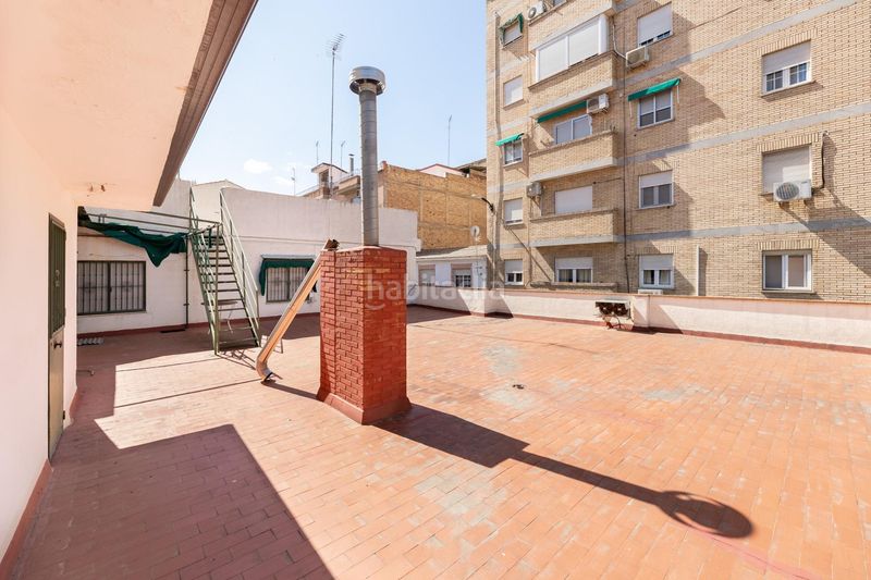 Foto 04836cbe-b80c-42c4-b997-138a838a2688. Edifici a Barrio de Zaidín Granada