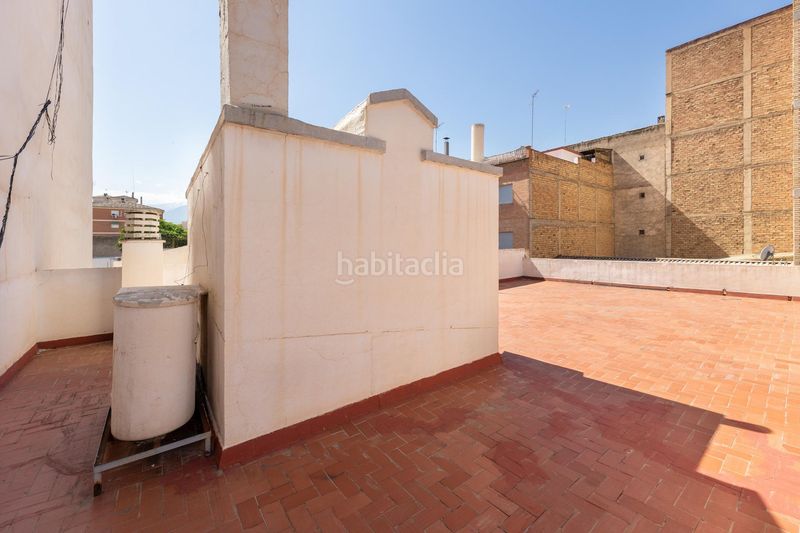 Foto 7ea4c445-c7c7-4713-8f99-b792203d6117. Edifici a Barrio de Zaidín Granada