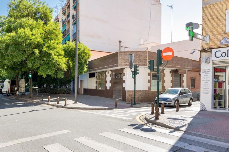 Foto bc45675d-090b-4790-8be8-27a8e9cb6e21. Edifici a Barrio de Zaidín Granada