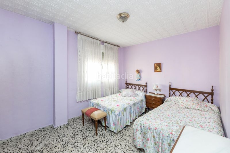 Foto e56bb211-b3e8-4554-ad7e-2fe59c4e34fe. Edifici a Barrio de Zaidín Granada