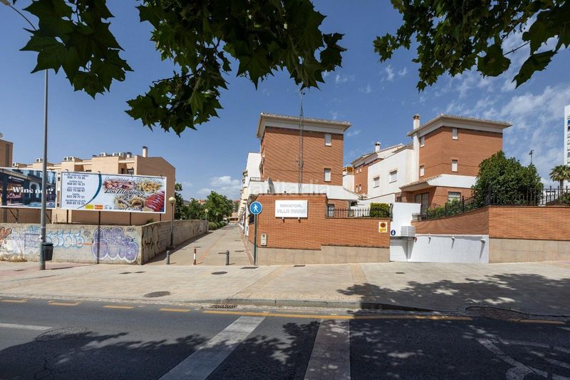 Foto 70dce2e9-002c-465a-955a-b2564ae3ebcf. Casa amb calefacció aparcament a Cervantes Granada