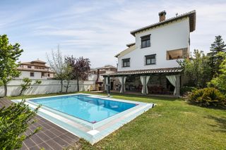 Chalet  Calle cullar vega. Chalet independiente en los altos de la zubia  exclusividad, vis