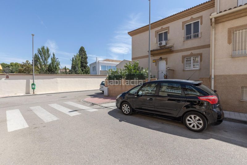 Foto ee6e260f-41cb-4b31-973e-7de529a42080. Casa adossada amb calefacció aparcament piscina a Santa Fe