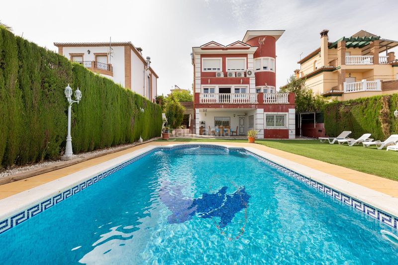 Foto a6251fc6-d628-4596-833b-1f71e5e92b9e. Xalet amb calefacció aparcament piscina a Barrio de la Vega Monachil