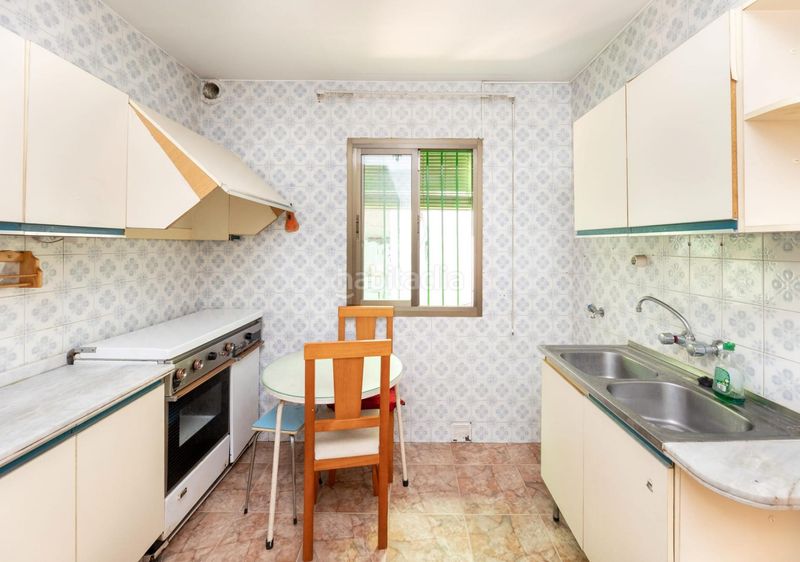 Foto 156fa722-101b-431c-8d32-fbf9c54a3605. Casa adosada oportunidad para construir una pequeña promoción de viviendas en Granada