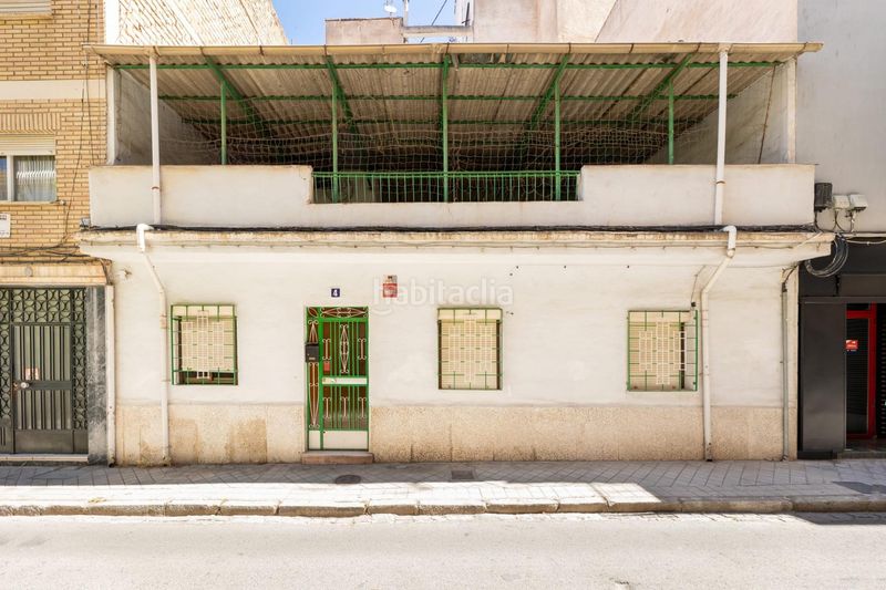 Foto 7cd86d1e-dab3-4bc9-a644-dbb0f0b43ea8. Casa adosada oportunidad para construir una pequeña promoción de viviendas en Granada