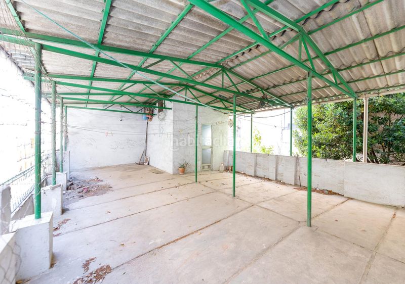 Foto cf2a924f-0d2f-4b54-b0c4-35f6d5665cdf. Casa adosada oportunidad para construir una pequeña promoción de viviendas en Granada