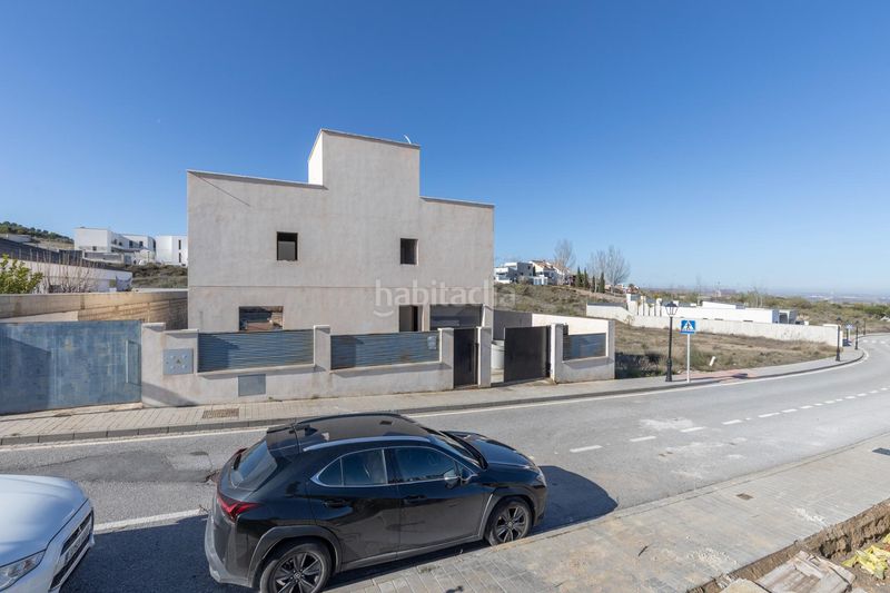 Foto d55a5311-4d1b-4b2d-93d5-f5c1cc3c1c98. Xalet a calle puntal de las siete lagunas 18 a Dílar