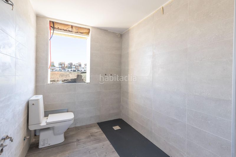 Foto d6f0063a-bafe-48df-92ae-a7f09677f768. Xalet a calle puntal de las siete lagunas 18 a Dílar
