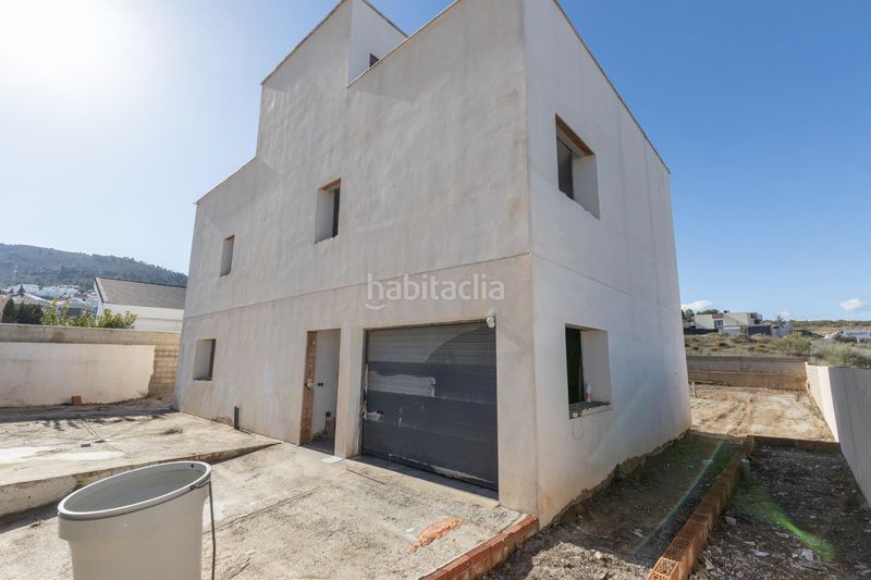 Foto df6cbabc-b0d2-40ca-bf9f-49d8de03c540. Xalet a calle puntal de las siete lagunas 18 a Dílar