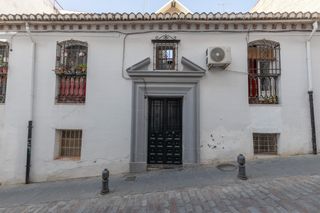 Edificio in Del pescado 5. Edificio en venta junto al salón